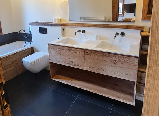 chalet privato a megeve, piano otello module double su mobile su misura in legno abete vintage