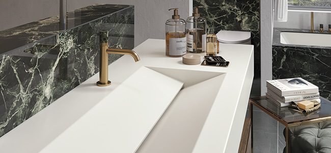 copertina2mobile-horizontalpiano-con-lavabo-integrato-a-taglio-orizzontale-in-white-stonage dettaglio piano lavabo MOMA Design in Stonage modello Horizontal System con lavabo XL