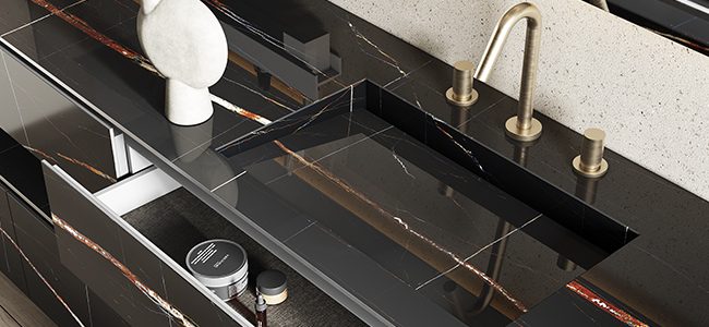 copertina2mobile-tecno-inca-lavabo-da-sotto-top-in-white-stonage copertina lavabo da incasso sottotop MOMA Design modello Tecno Inca in gres Sahara Noir, montato su piano in gres in tinta e mobile modello Victoria nello stesso gres