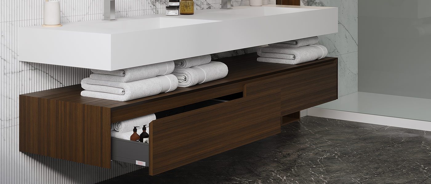 mobile MOMA Design modello Evermotion in noce canaletto, con piano lavabo scatolato in stonage