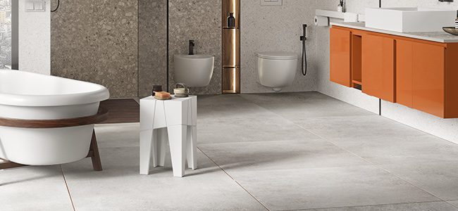 tangram stool in white stonage – copertina mobile2 sgabello MOMA Design modello tangram stool in white stonage affiancato a vasca da bagno modello Provence, mobile Emotion Slide laccato lucido e sanitari modello Tondo